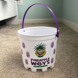 Pineapple Willy’s Bucket